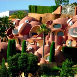 Palais Bulles, Pierre Cardin's home on the Littoral